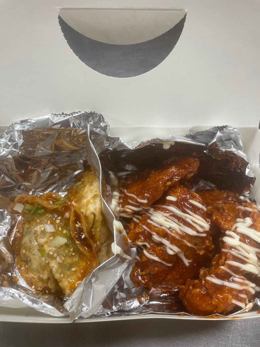 Jumbo Halal Boneless & Soy Vegetable Mandoo.
