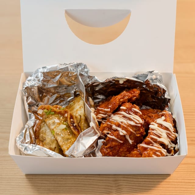 Jumbo Halal Boneless & Soy Vegetable Mandoo.